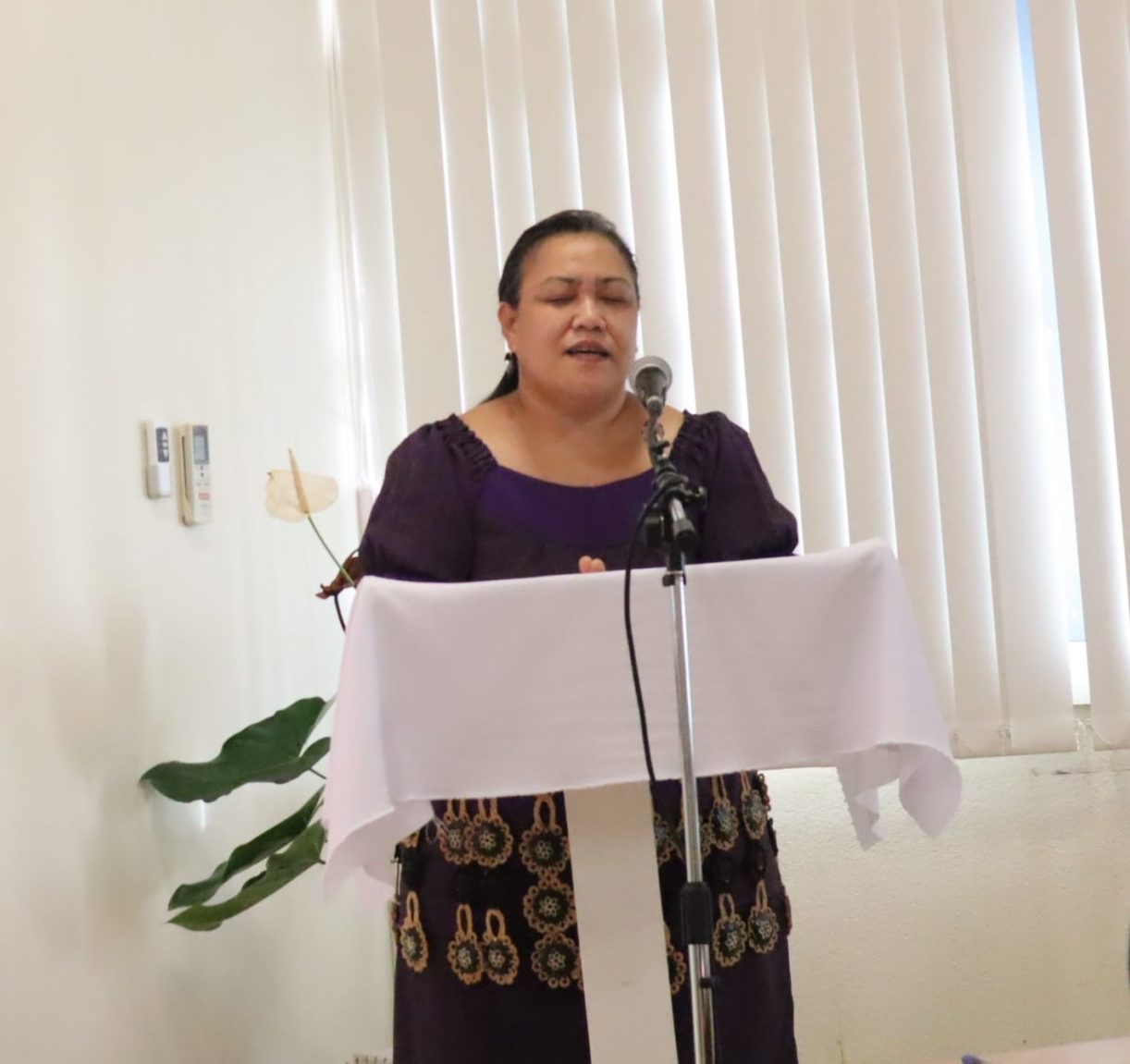Hon. Tevita Lavemaau visits the Statistics Department | Tonga ...